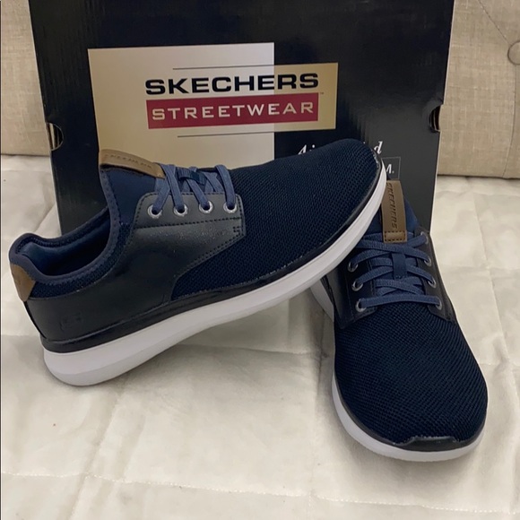 skecher street wear